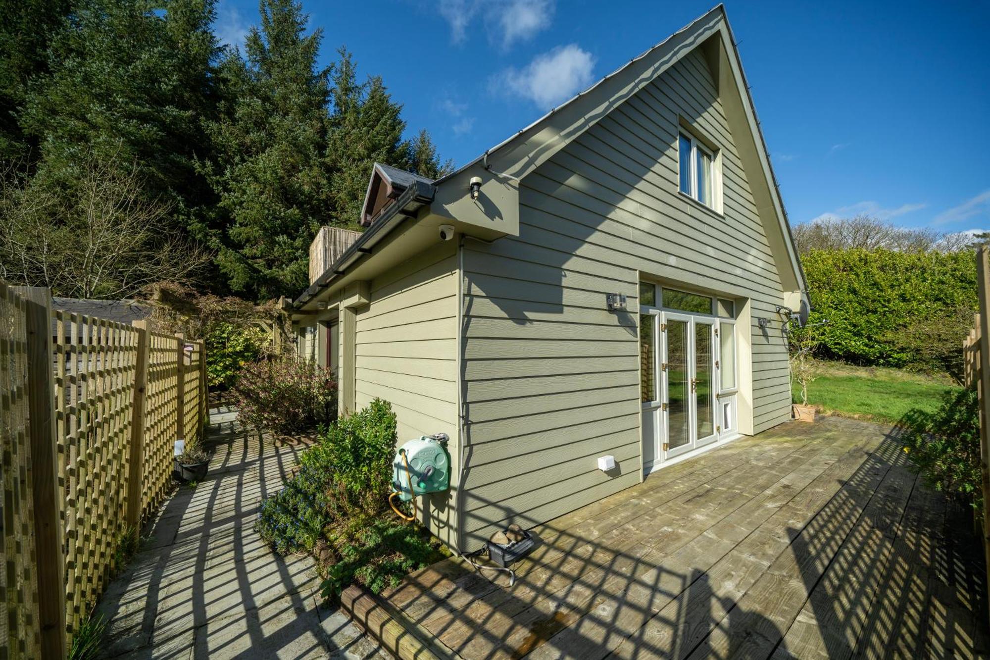 The Bird House - Coastal Lodge In Lovely Forest Setting Nr. Kinsale คอร์ก ภายนอก รูปภาพ